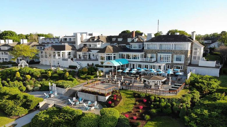 <b>The Water's Edge Resort & Spa Restaurant</b>. Images powered by <a href="https://iceportal.shijigroup.com/" title="IcePortal" target="_blank">IcePortal</a>.