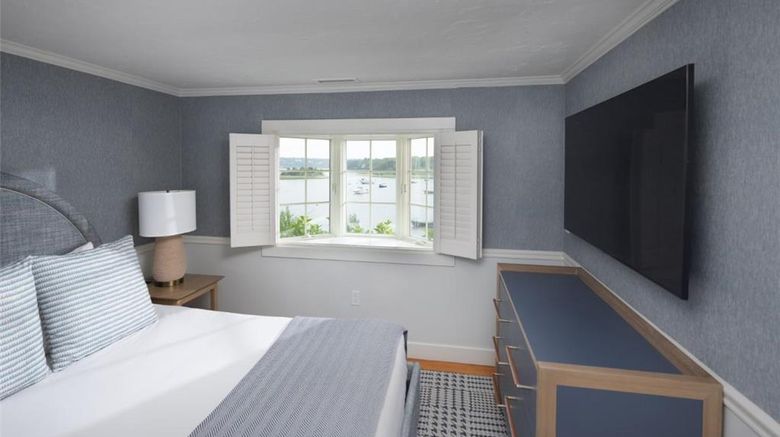 <b>Wequassett Resort and Golf Club Room</b>. Images powered by <a href="https://iceportal.shijigroup.com/" title="IcePortal" target="_blank">IcePortal</a>.