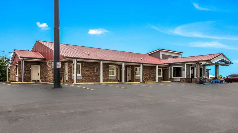 <b>Rodeway Inn Cadiz Exterior</b>. Images powered by <a href="https://iceportal.shijigroup.com/" title="IcePortal" target="_blank">IcePortal</a>.