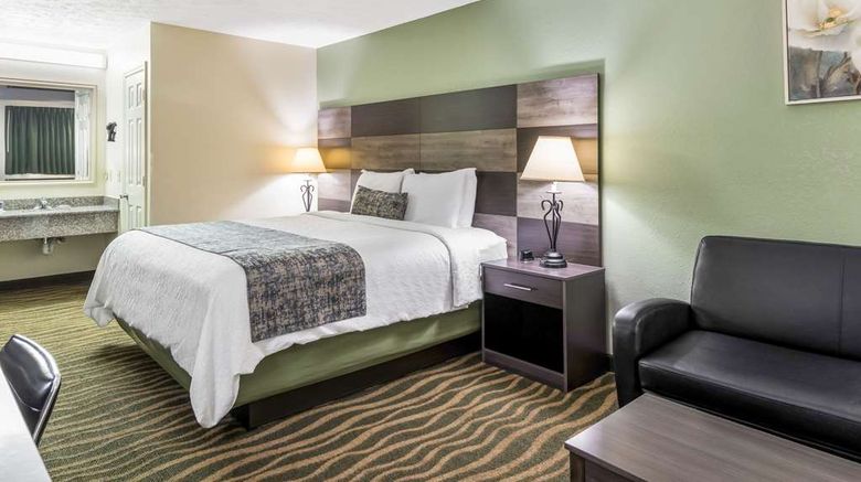 <b>Rodeway Inn Cadiz Room</b>. Images powered by <a href="https://iceportal.shijigroup.com/" title="IcePortal" target="_blank">IcePortal</a>.