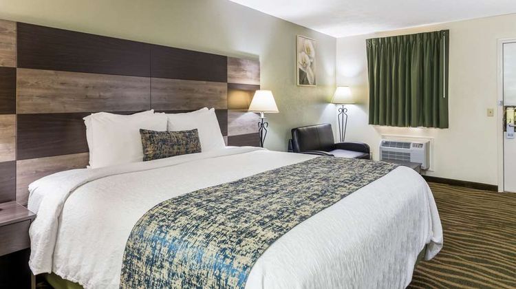 Rodeway Inn Cadiz Room