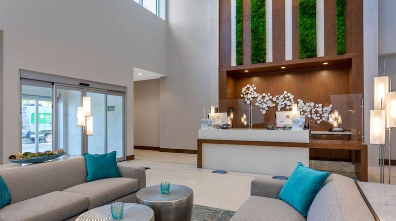 <b>Wyndham Garden Miami Int'l Airport Lobby</b>. Images powered by <a href="https://iceportal.shijigroup.com/" title="IcePortal" target="_blank">IcePortal</a>.