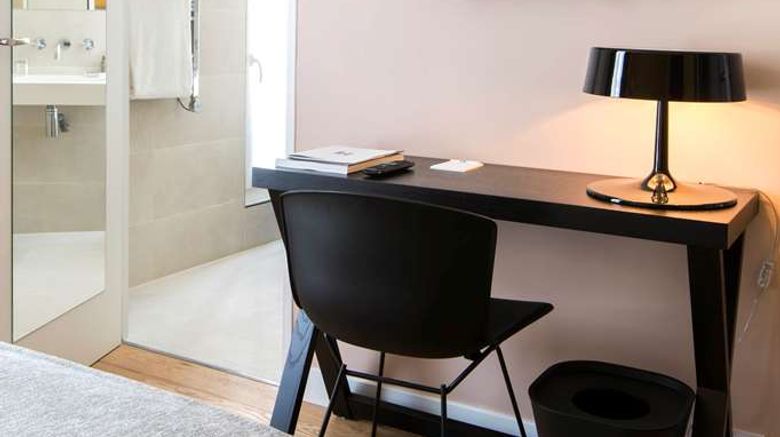 <b>Hotel Mathis Paris Room</b>. Images powered by <a href="https://iceportal.shijigroup.com/" title="IcePortal" target="_blank">IcePortal</a>.