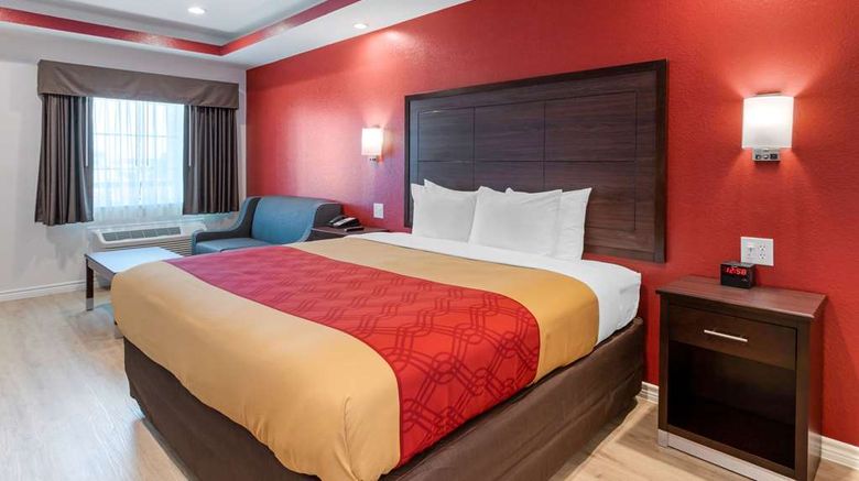 <b>Econo Lodge Houston Northwest - Cypress Suite</b>. Images powered by <a href="https://iceportal.shijigroup.com/" title="IcePortal" target="_blank">IcePortal</a>.