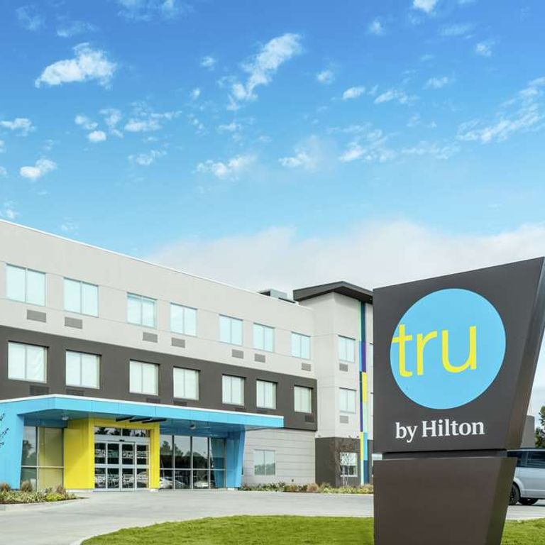 Tru by Hilton Greenville