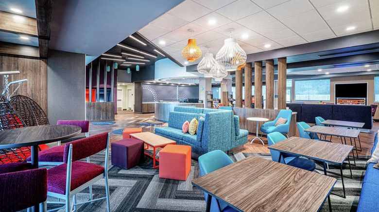 <b>Tru by Hilton Greenville Lobby</b>. Images powered by <a href="https://iceportal.shijigroup.com/" title="IcePortal" target="_blank">IcePortal</a>.