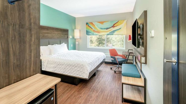 Tru by Hilton Greenville Room