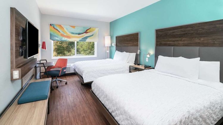 Tru by Hilton Greenville Room