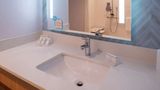 Hilton Garden Inn Kansas City Airport Room