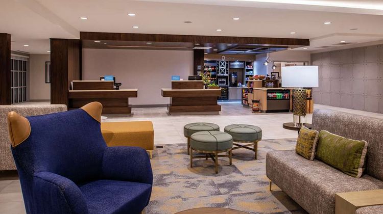 Hilton Garden Inn Kansas City Airport Lobby