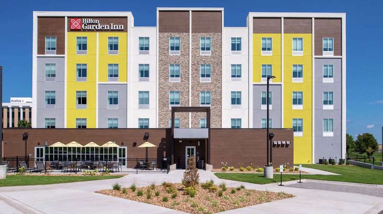 Hilton Garden Inn Kansas City Airport Exterior