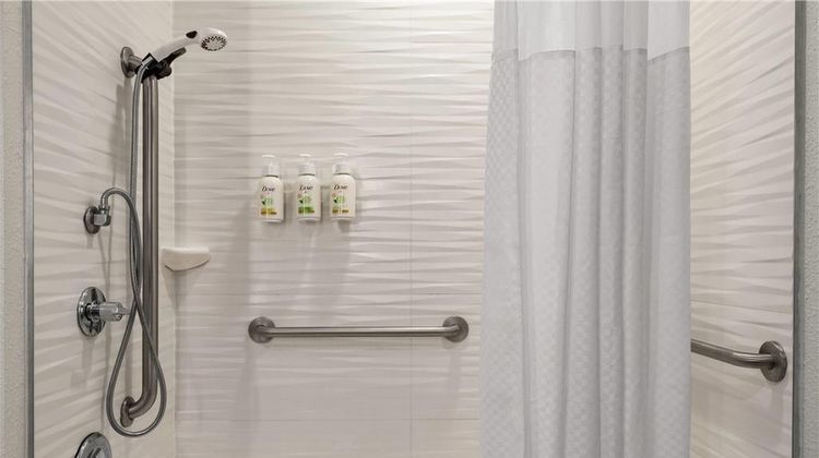La Quinta Inn & Suites by Wyndham Room