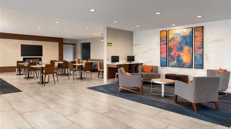 La Quinta Inn & Suites by Wyndham Lobby