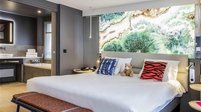 <b>Novotel Deauville Plage Room</b>. Images powered by <a href="https://iceportal.shijigroup.com/" title="IcePortal" target="_blank">IcePortal</a>.