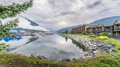 Prestige Lakeside Resort