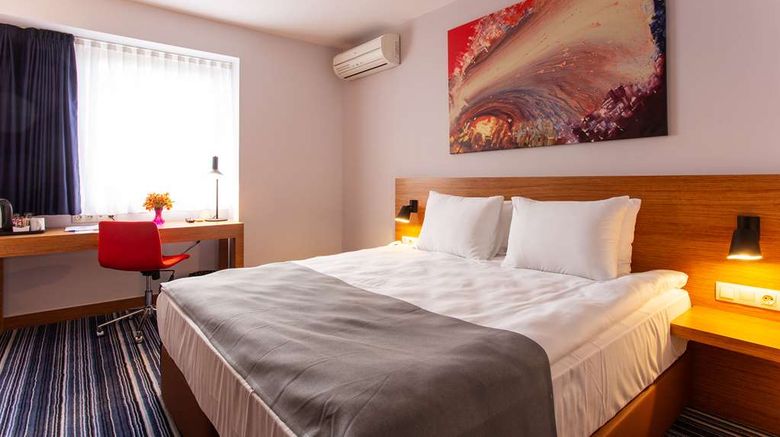 <b>Best Western Terminus Hotel Room</b>. Images powered by <a href="https://iceportal.shijigroup.com/" title="IcePortal" target="_blank">IcePortal</a>.