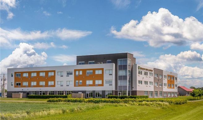 Quality Inn and Suites Mont-Joli Exterior