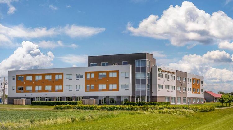 Quality Inn and Suites Mont-Joli Exterior