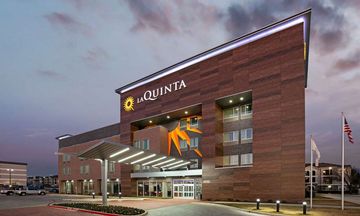 La Quinta Inn & Suites by Wyndham
