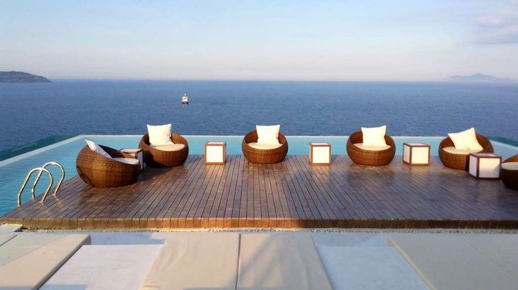 A La Carte Da Nang Beach Pool