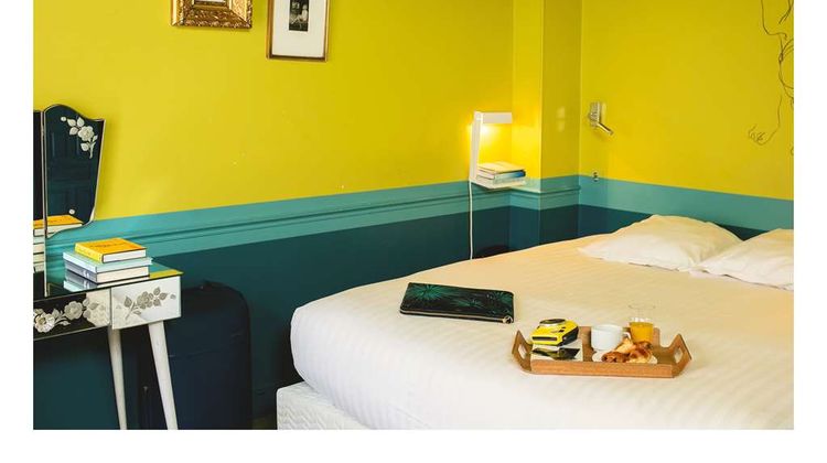 Crayon Hotel Paris Room