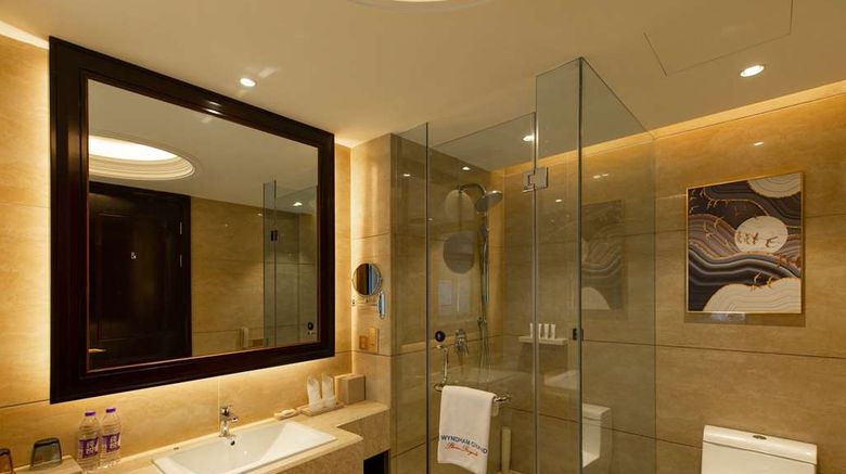 <b>Wyndham Grand Plaza Royale Kaicheng Anji Room</b>. Images powered by <a href="https://iceportal.shijigroup.com/" title="IcePortal" target="_blank">IcePortal</a>.