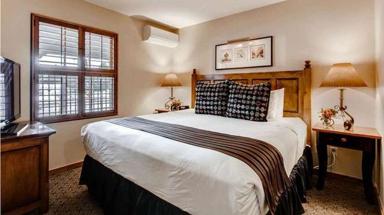 Pinon Court by La Fonda Room