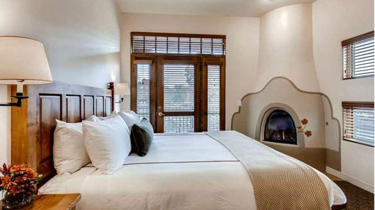 Pinon Court by La Fonda Room