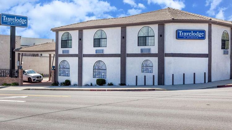 Travelodge by Wyndham Harbor City Exterior