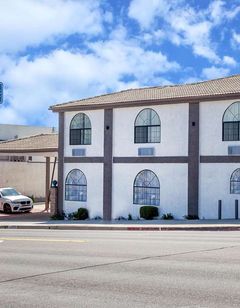Travelodge by Wyndham Harbor City