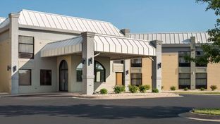 Days Inn and Suites by Wyndham