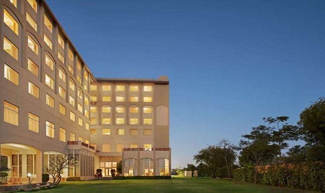 Ramada by Wyndham Jaipur Jaisinghpura Exterior