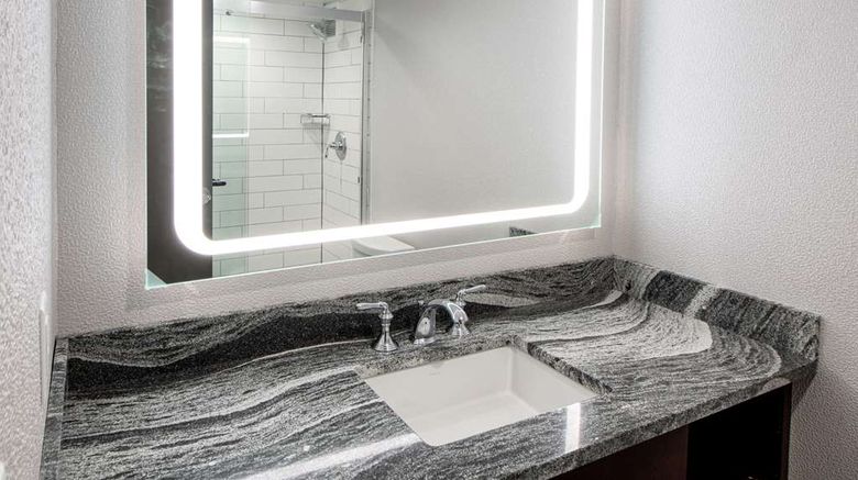 <b>DoubleTree by Hilton Newark Penn Station Room</b>. Images powered by <a href="https://iceportal.shijigroup.com/" title="IcePortal" target="_blank">IcePortal</a>.