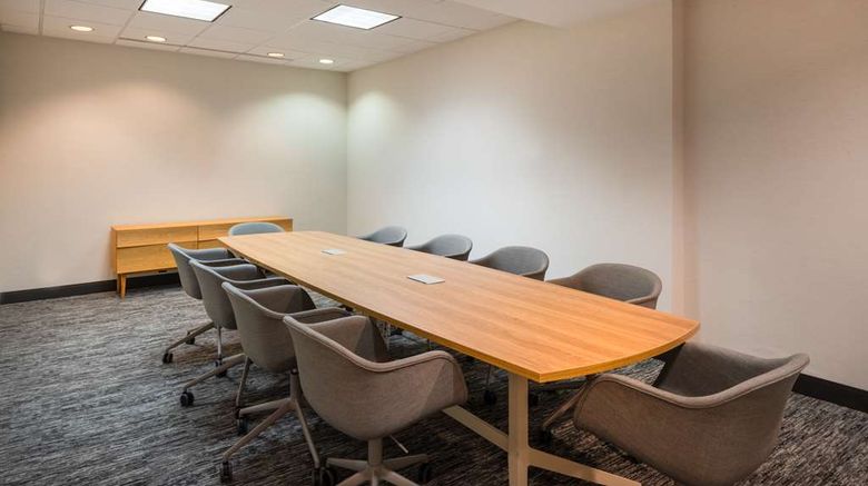 <b>DoubleTree by Hilton Newark Penn Station Meeting</b>. Images powered by <a href="https://iceportal.shijigroup.com/" title="IcePortal" target="_blank">IcePortal</a>.