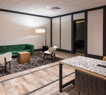 DoubleTree by Hilton Newark Penn Station Lobby