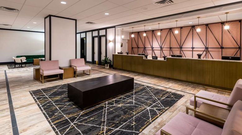 <b>DoubleTree by Hilton Newark Penn Station Lobby</b>. Images powered by <a href="https://iceportal.shijigroup.com/" title="IcePortal" target="_blank">IcePortal</a>.