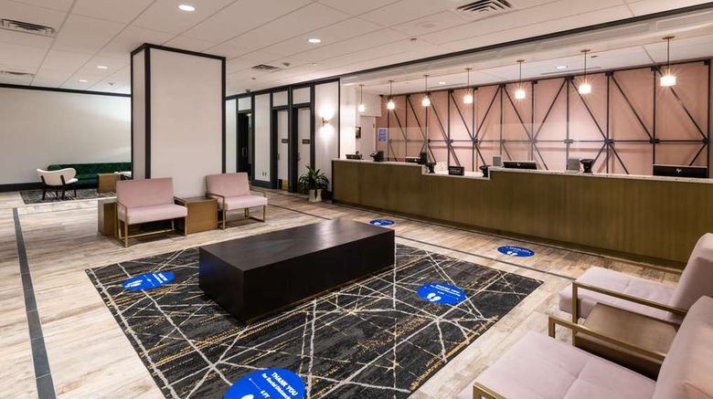 <b>DoubleTree by Hilton Newark Penn Station Lobby</b>. Images powered by <a href="https://iceportal.shijigroup.com/" title="IcePortal" target="_blank">IcePortal</a>.