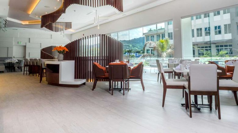<b>Hilton Garden Inn Santa Ana San Jose Restaurant</b>. Images powered by <a href="https://iceportal.shijigroup.com/" title="IcePortal" target="_blank">IcePortal</a>.