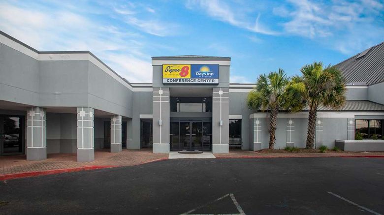 <b>Days Inn by Wyndham Mobile I-65 Exterior</b>. Images powered by <a href="https://iceportal.shijigroup.com/" title="IcePortal" target="_blank">IcePortal</a>.