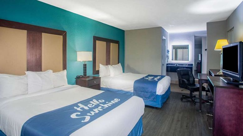 <b>Days Inn by Wyndham Mobile I-65 Suite</b>. Images powered by <a href="https://iceportal.shijigroup.com/" title="IcePortal" target="_blank">IcePortal</a>.
