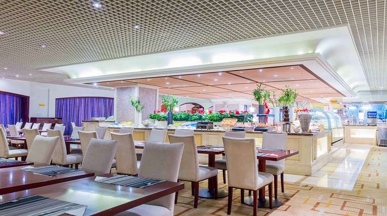 <b>Grand Metropark North York Hotel Restaurant</b>. Images powered by <a href="https://iceportal.shijigroup.com/" title="IcePortal" target="_blank">IcePortal</a>.
