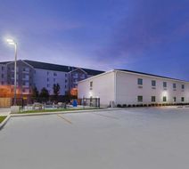 Days Inn by Wyndham Baton Rouge Airport Exterior