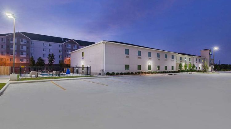 Days Inn by Wyndham Baton Rouge Airport Exterior
