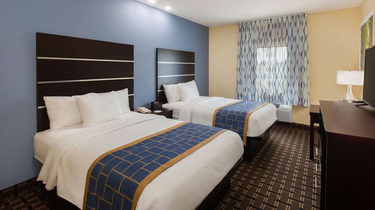 Days Inn by Wyndham Baton Rouge Airport Room