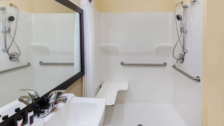 <b>Days Inn by Wyndham Baton Rouge Airport Room</b>. Images powered by <a href="https://iceportal.shijigroup.com/" title="IcePortal" target="_blank">IcePortal</a>.