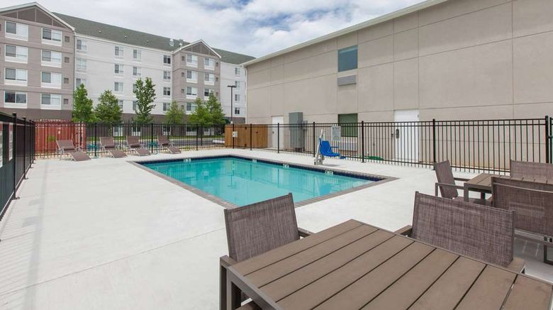 <b>Days Inn by Wyndham Baton Rouge Airport Pool</b>. Images powered by <a href="https://iceportal.shijigroup.com/" title="IcePortal" target="_blank">IcePortal</a>.
