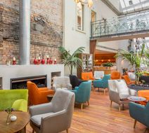 Hotel DeBrett Lobby
