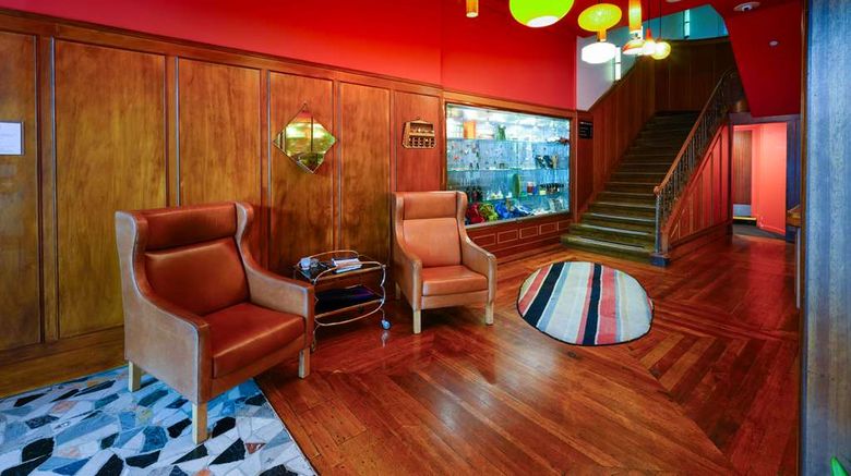 <b>Hotel DeBrett Lobby</b>. Images powered by <a href="https://iceportal.shijigroup.com/" title="IcePortal" target="_blank">IcePortal</a>.