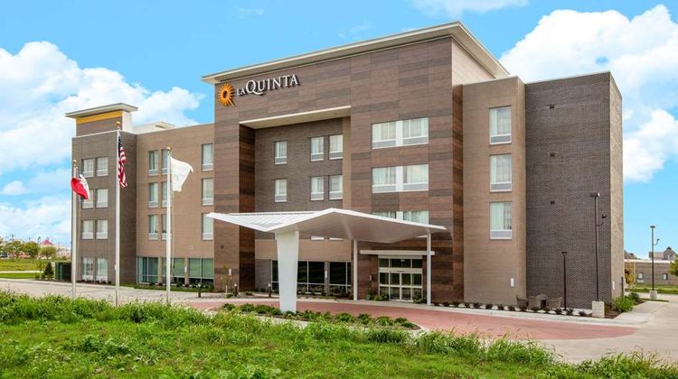 La Quinta Inn & Suites Exterior