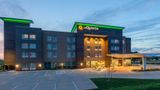 <b>La Quinta Inn & Suites Exterior</b>. Images powered by <a href="https://iceportal.shijigroup.com/" title="IcePortal" target="_blank">IcePortal</a>.